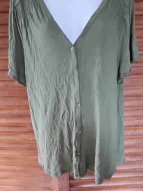 Old Navy Olive Green Button-Down Women’s Top